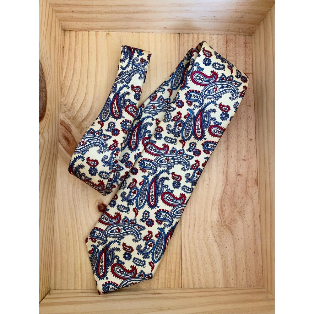 VTG Christian Dior Pale Lemon Silk Tie Made in U.S.A. Red & Blue Paisley Outline